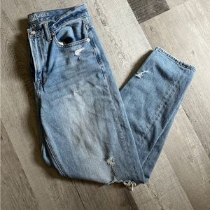 American Eagle 2s mom jeans